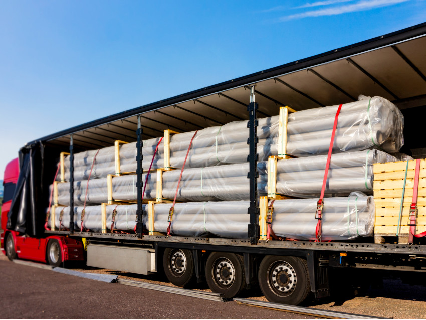 zabezpieczenie ładunku w transporcie drogowym