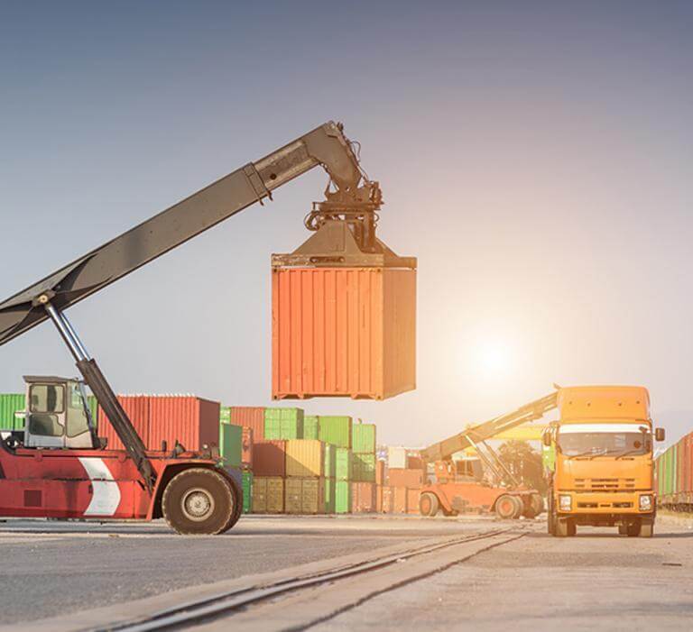 Międzynarodowy i krajowy transport, spedycja